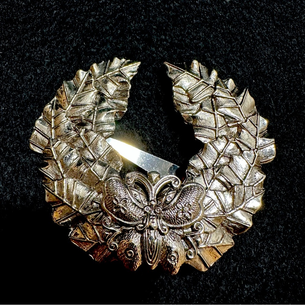 Sylvia Dahl Wreath Scarf Clip
